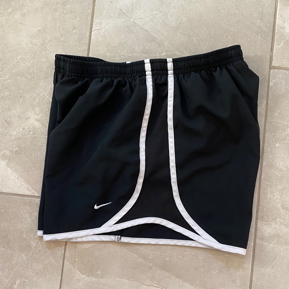 Nike Running Shorts - Picture 2 of 5